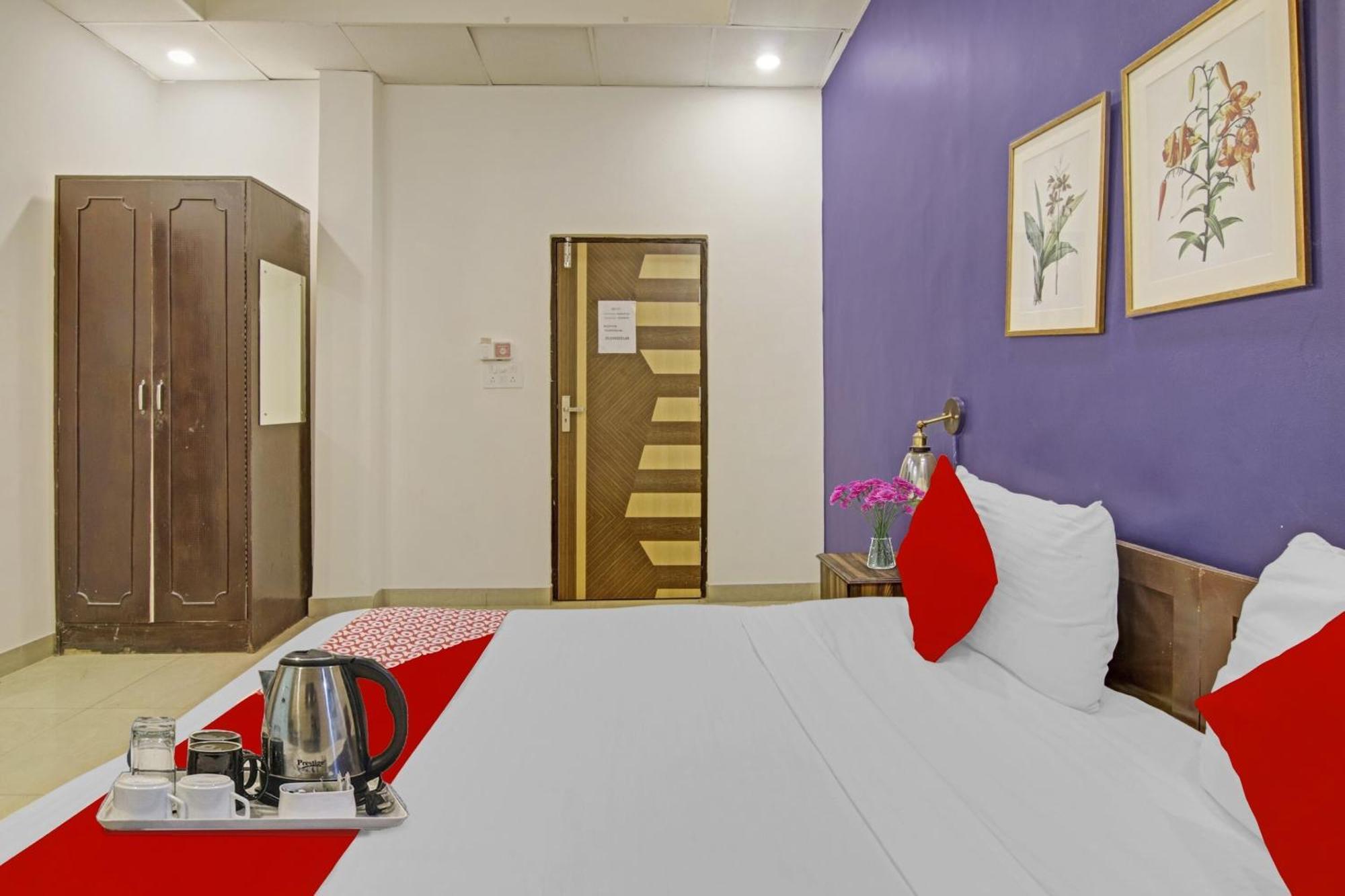 O The Premium 3* New Delhi